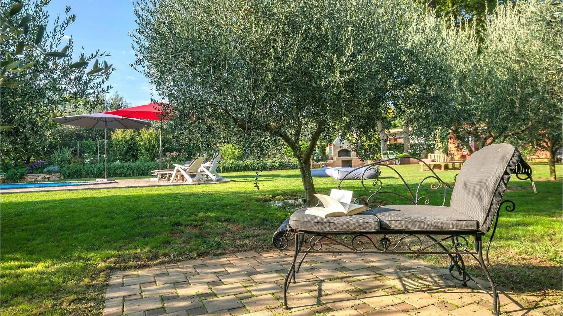 Nice Home In Medulin With Outdoor Swimming Pool
